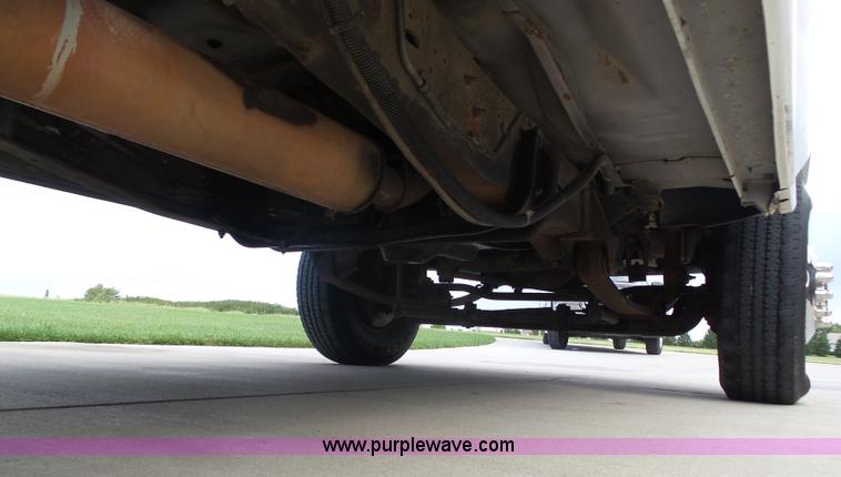 image for item BY9557 1995 Ford F450 Super Duty bucket truck