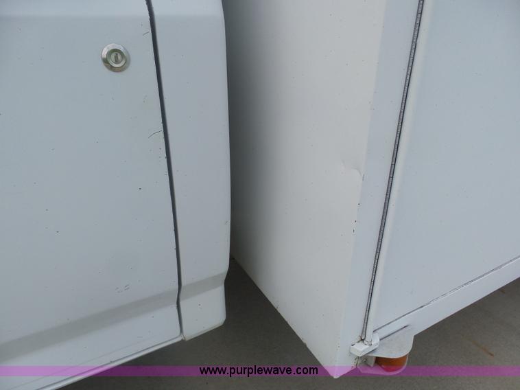 image for item BY9557 1995 Ford F450 Super Duty bucket truck