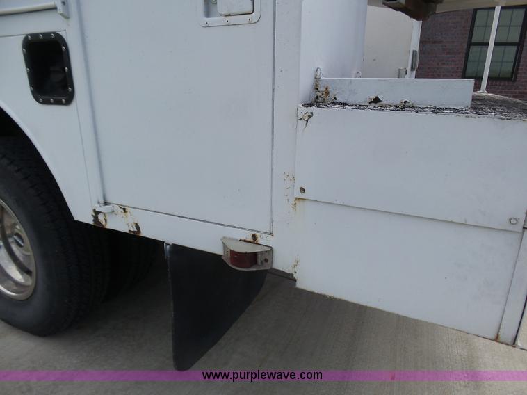 image for item BY9557 1995 Ford F450 Super Duty bucket truck