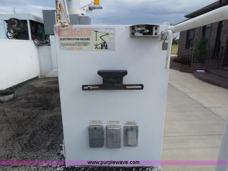 image for item BY9557 1995 Ford F450 Super Duty bucket truck