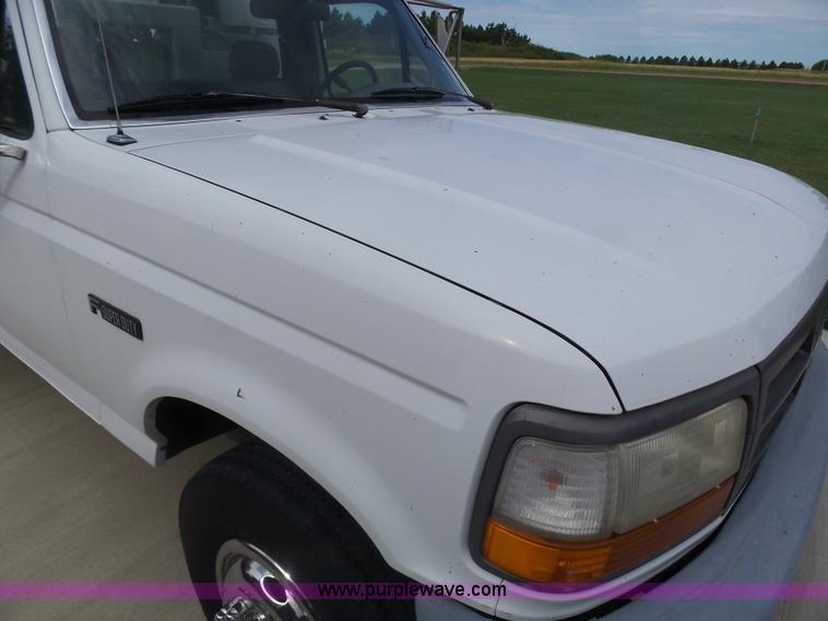 image for item BY9557 1995 Ford F450 Super Duty bucket truck