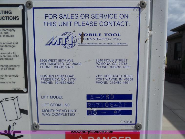 image for item BY9557 1995 Ford F450 Super Duty bucket truck