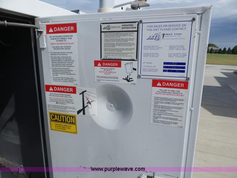 image for item BY9557 1995 Ford F450 Super Duty bucket truck