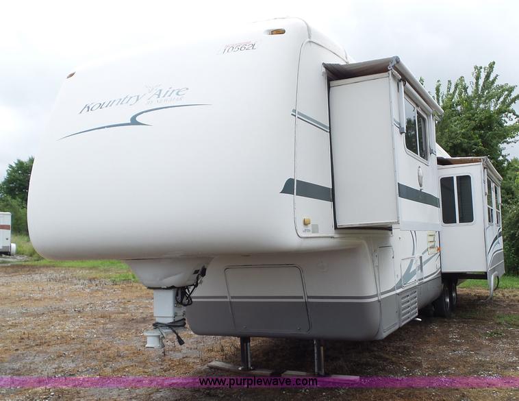 image for item BZ9796 2000 Kountry Aire KAFW39BLSE travel trailer