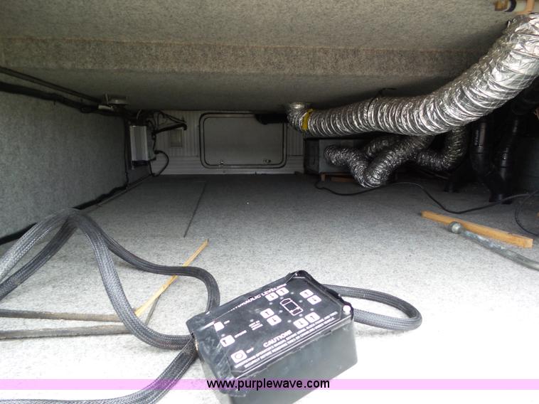 image for item BZ9796 2000 Kountry Aire KAFW39BLSE travel trailer