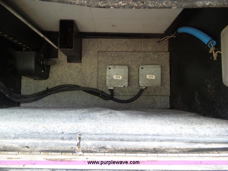 image for item BZ9796 2000 Kountry Aire KAFW39BLSE travel trailer