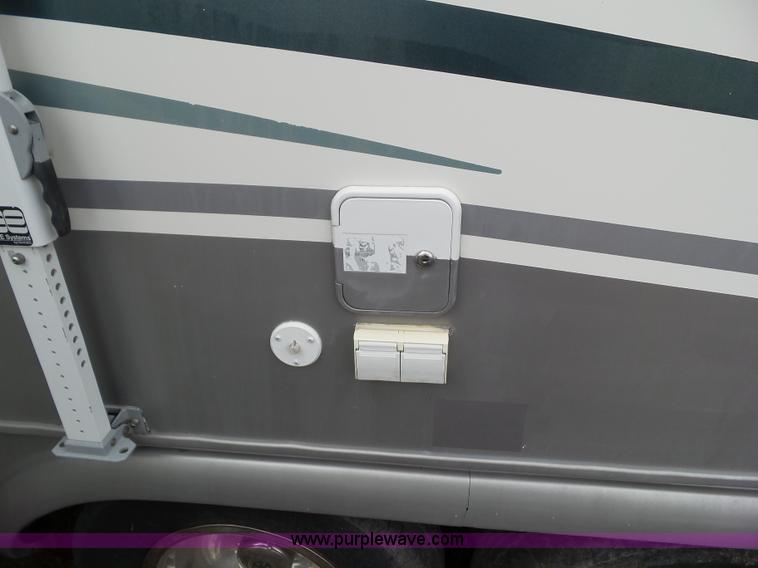 image for item BZ9796 2000 Kountry Aire KAFW39BLSE travel trailer