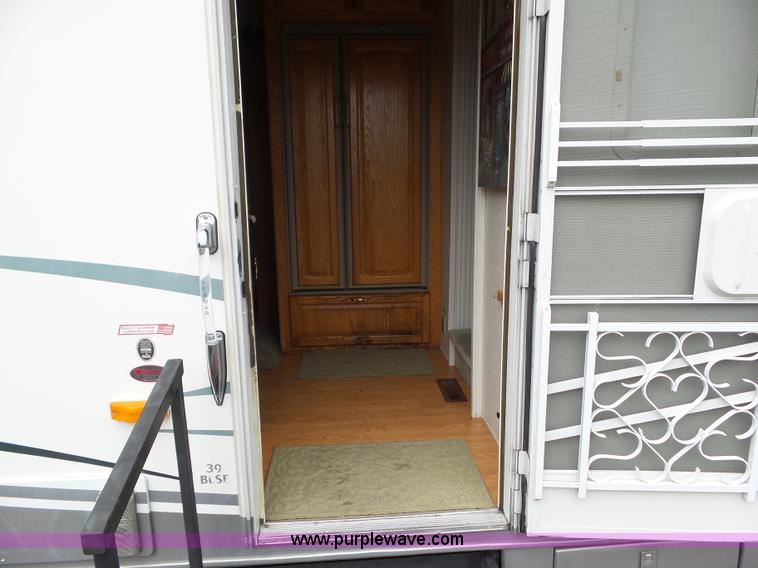 image for item BZ9796 2000 Kountry Aire KAFW39BLSE travel trailer