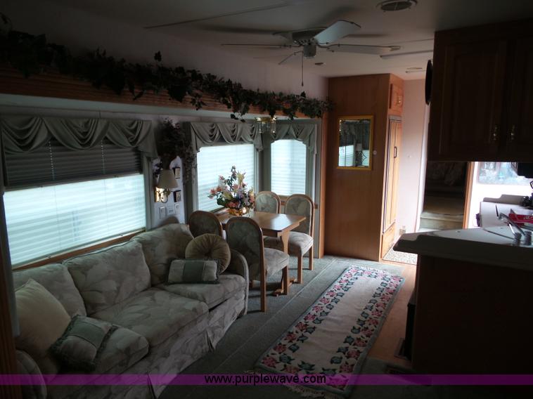 image for item BZ9796 2000 Kountry Aire KAFW39BLSE travel trailer