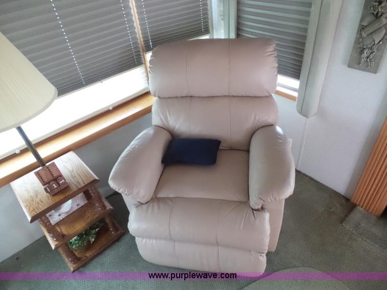 image for item BZ9796 2000 Kountry Aire KAFW39BLSE travel trailer