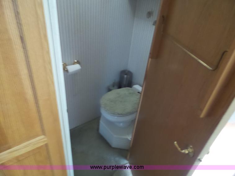 image for item BZ9796 2000 Kountry Aire KAFW39BLSE travel trailer