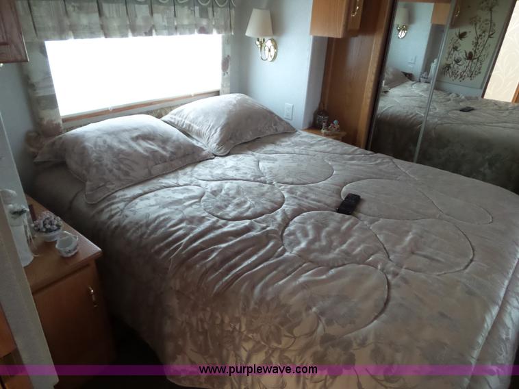 image for item BZ9796 2000 Kountry Aire KAFW39BLSE travel trailer