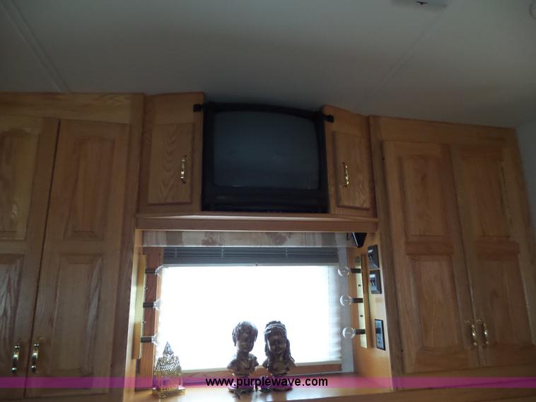 image for item BZ9796 2000 Kountry Aire KAFW39BLSE travel trailer