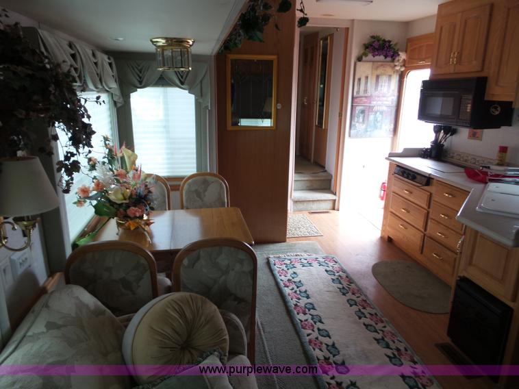 image for item BZ9796 2000 Kountry Aire KAFW39BLSE travel trailer