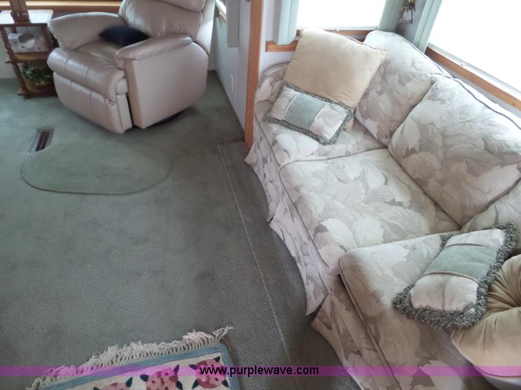 image for item BZ9796 2000 Kountry Aire KAFW39BLSE travel trailer