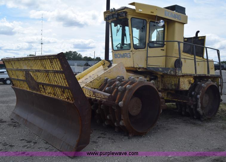 image for item CA9886 Bomag BC670RB landfill compactor
