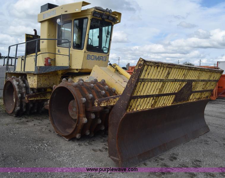 image for item CA9886 Bomag BC670RB landfill compactor