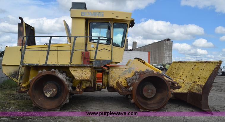image for item CA9886 Bomag BC670RB landfill compactor