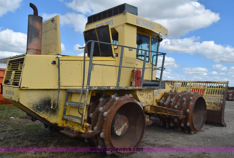 image for item CA9886 Bomag BC670RB landfill compactor