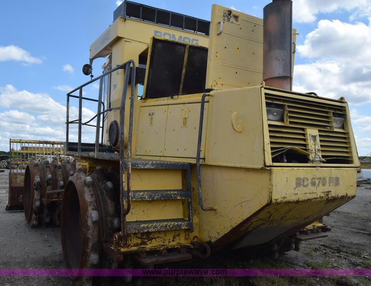 image for item CA9886 Bomag BC670RB landfill compactor
