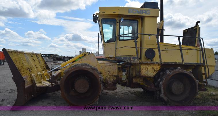 image for item CA9886 Bomag BC670RB landfill compactor