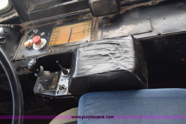 image for item CA9886 Bomag BC670RB landfill compactor