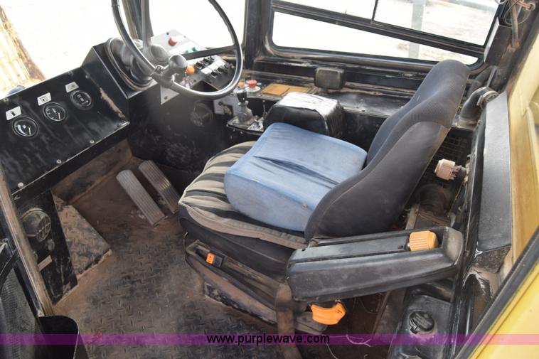 image for item CA9886 Bomag BC670RB landfill compactor