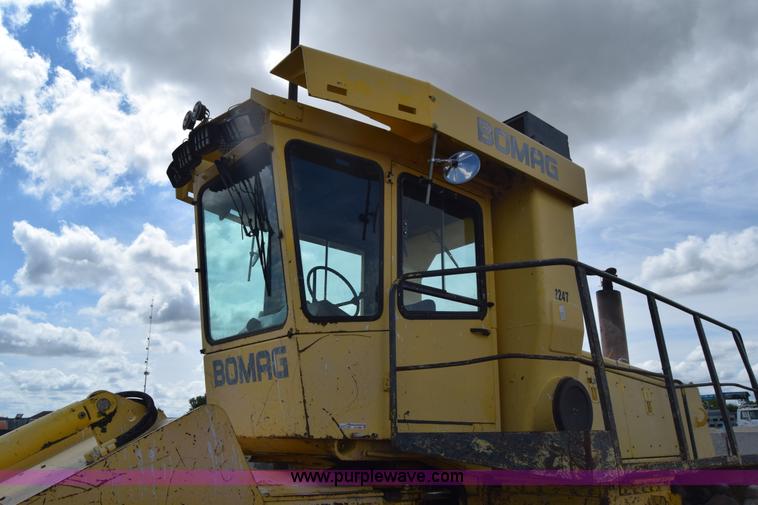 image for item CA9886 Bomag BC670RB landfill compactor
