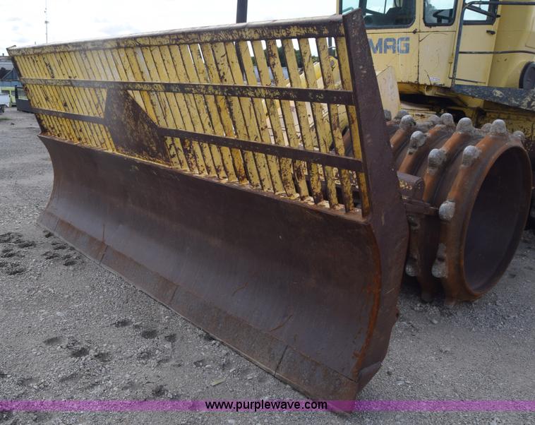 image for item CA9886 Bomag BC670RB landfill compactor