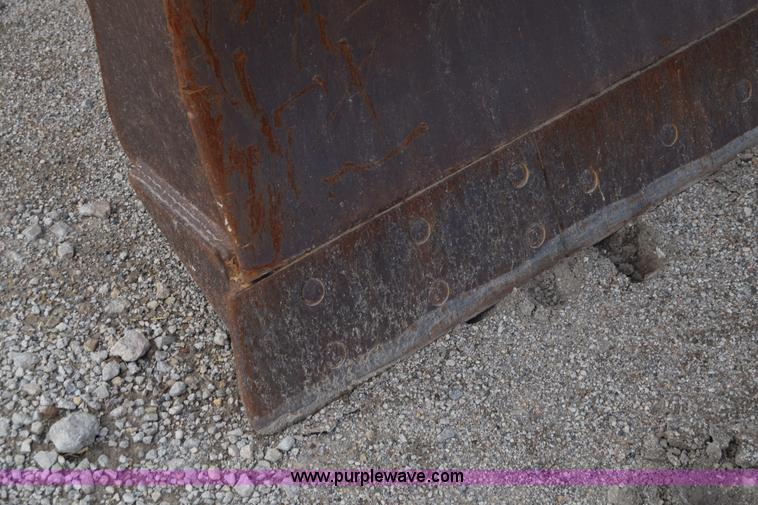 image for item CA9886 Bomag BC670RB landfill compactor