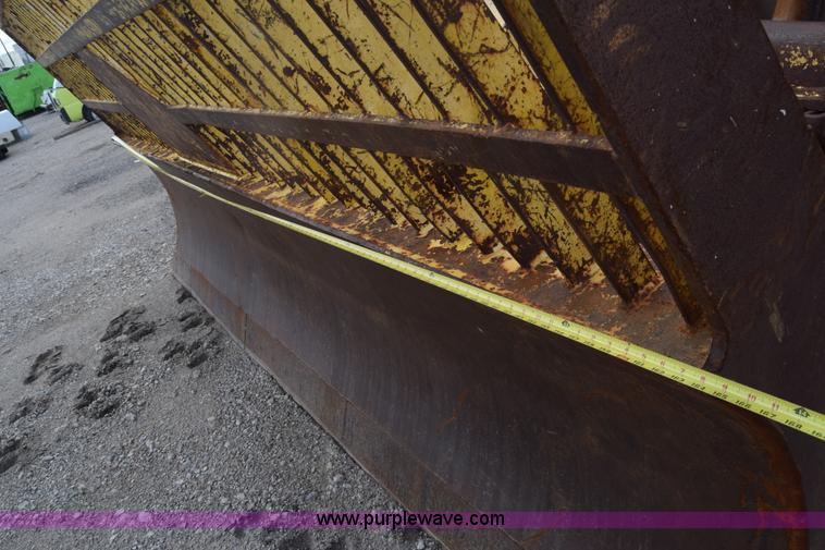 image for item CA9886 Bomag BC670RB landfill compactor