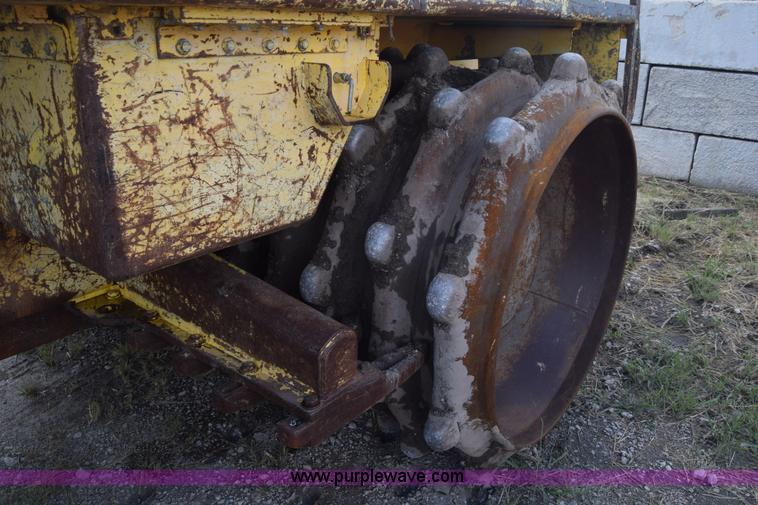 image for item CA9886 Bomag BC670RB landfill compactor