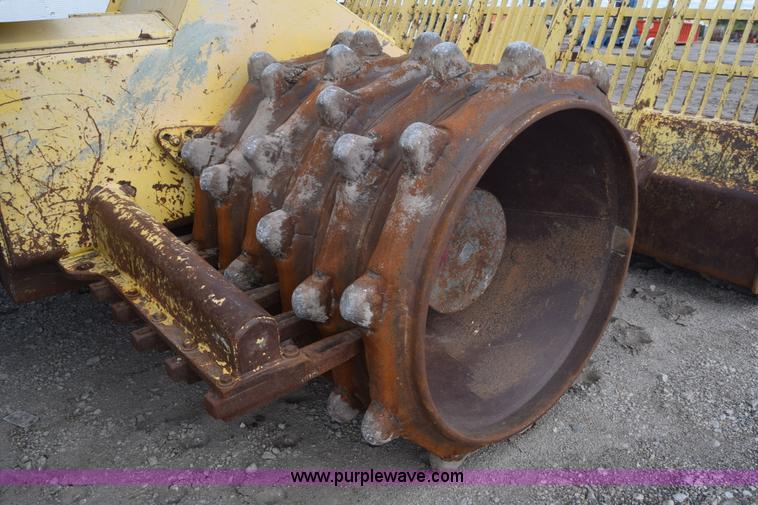 image for item CA9886 Bomag BC670RB landfill compactor