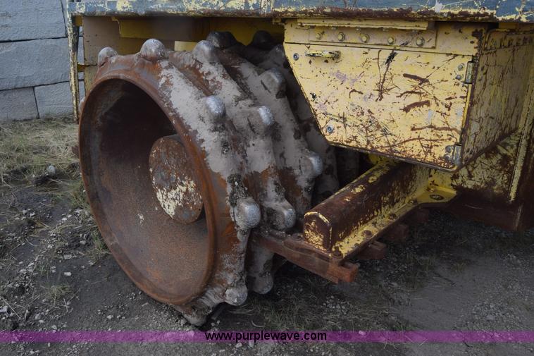 image for item CA9886 Bomag BC670RB landfill compactor
