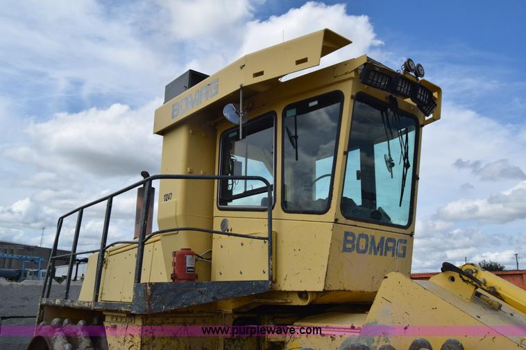 image for item CA9886 Bomag BC670RB landfill compactor