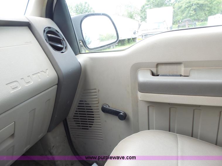 image for item CC9307 2008 Ford F250 SuperCab pickup truck