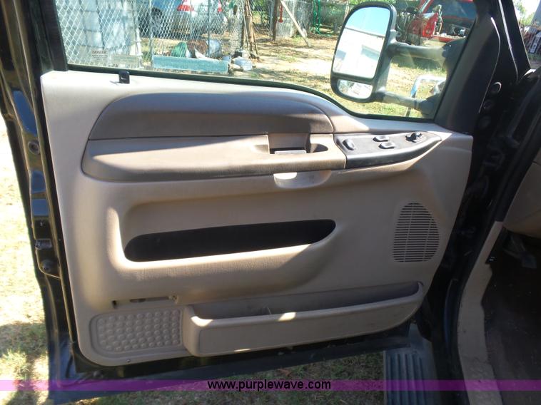 image for item CD9392 2000 Ford F250 Super Duty SuperCab flatbed pickup truck