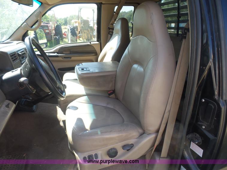 image for item CD9392 2000 Ford F250 Super Duty SuperCab flatbed pickup truck