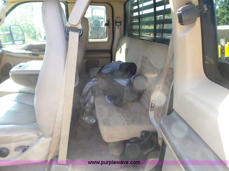 image for item CD9392 2000 Ford F250 Super Duty SuperCab flatbed pickup truck