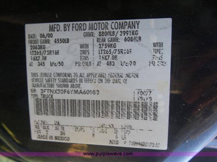 image for item CD9392 2000 Ford F250 Super Duty SuperCab flatbed pickup truck