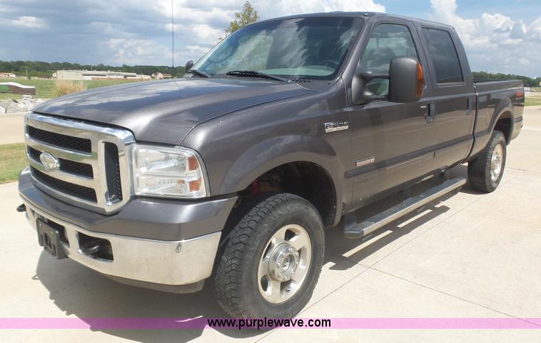 image for item CD9407 2006 Ford F250 Super Duty Crew Cab pickup truck