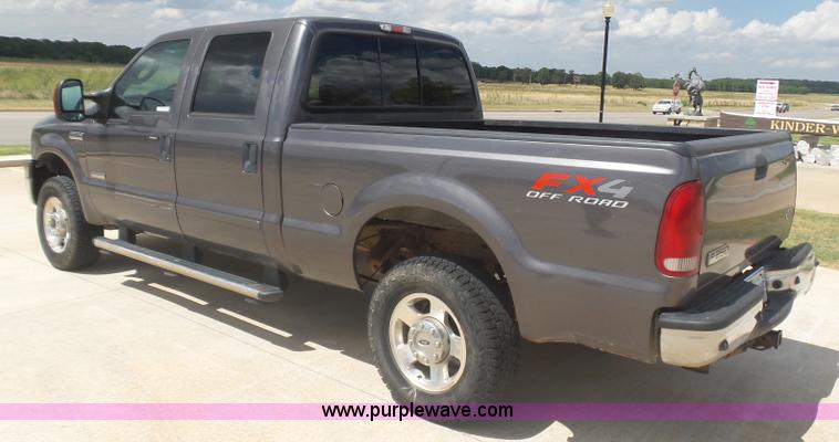 image for item CD9407 2006 Ford F250 Super Duty Crew Cab pickup truck
