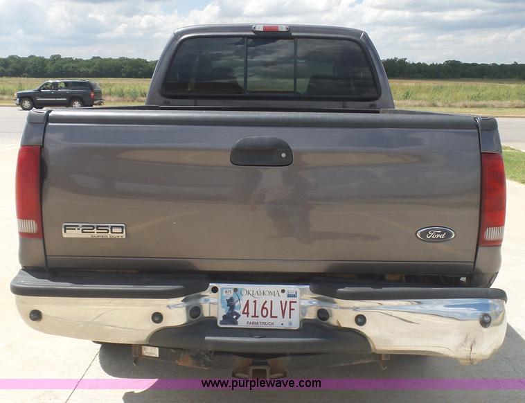 image for item CD9407 2006 Ford F250 Super Duty Crew Cab pickup truck