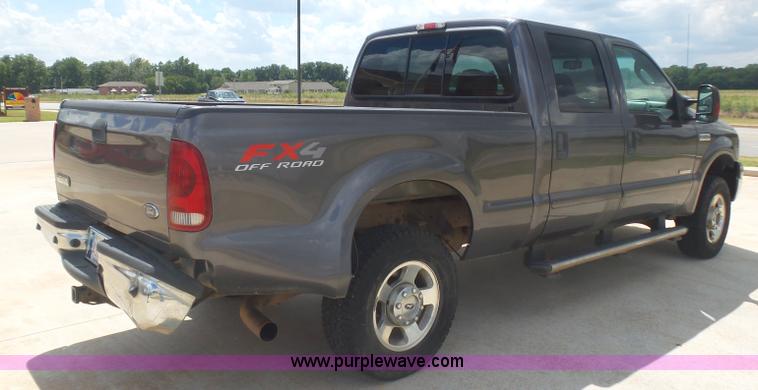image for item CD9407 2006 Ford F250 Super Duty Crew Cab pickup truck