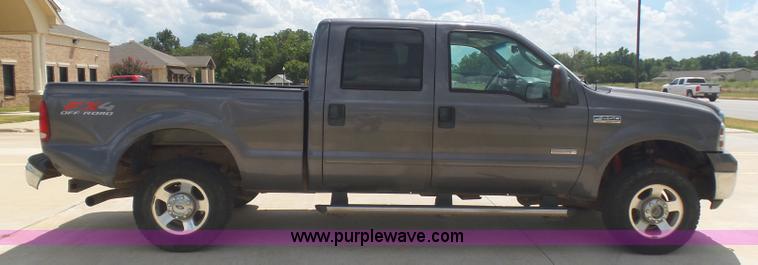 image for item CD9407 2006 Ford F250 Super Duty Crew Cab pickup truck