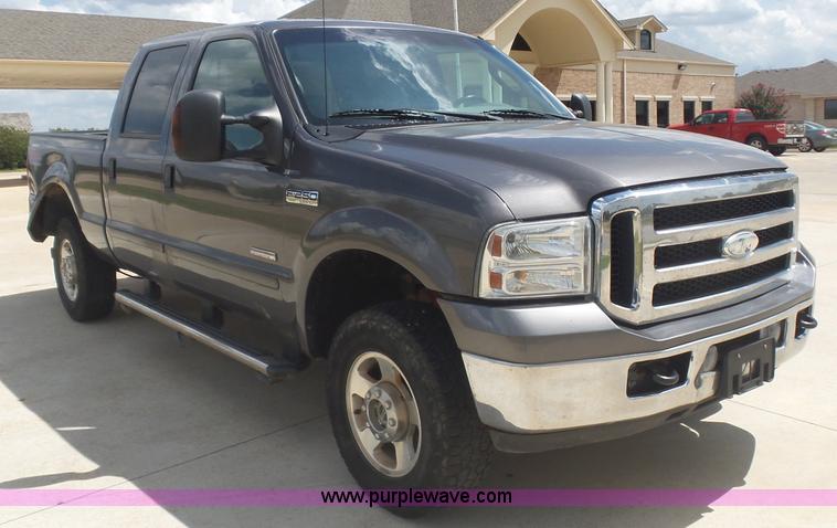 image for item CD9407 2006 Ford F250 Super Duty Crew Cab pickup truck