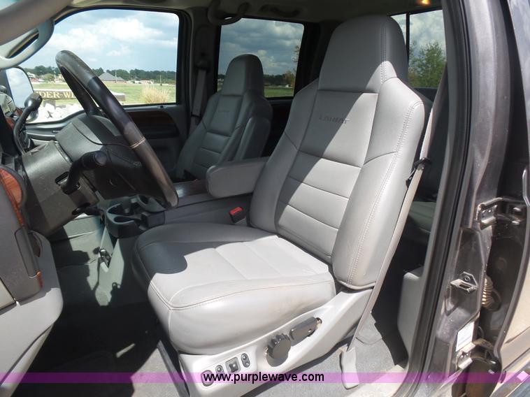 image for item CD9407 2006 Ford F250 Super Duty Crew Cab pickup truck