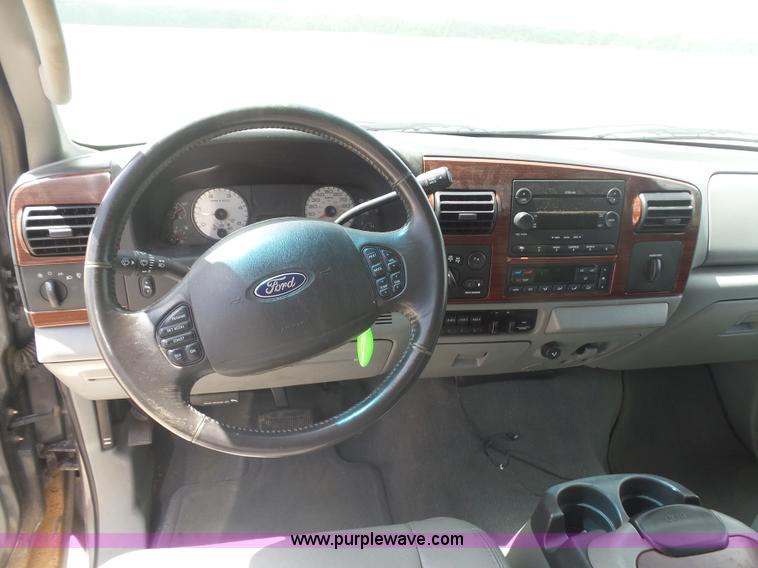 image for item CD9407 2006 Ford F250 Super Duty Crew Cab pickup truck
