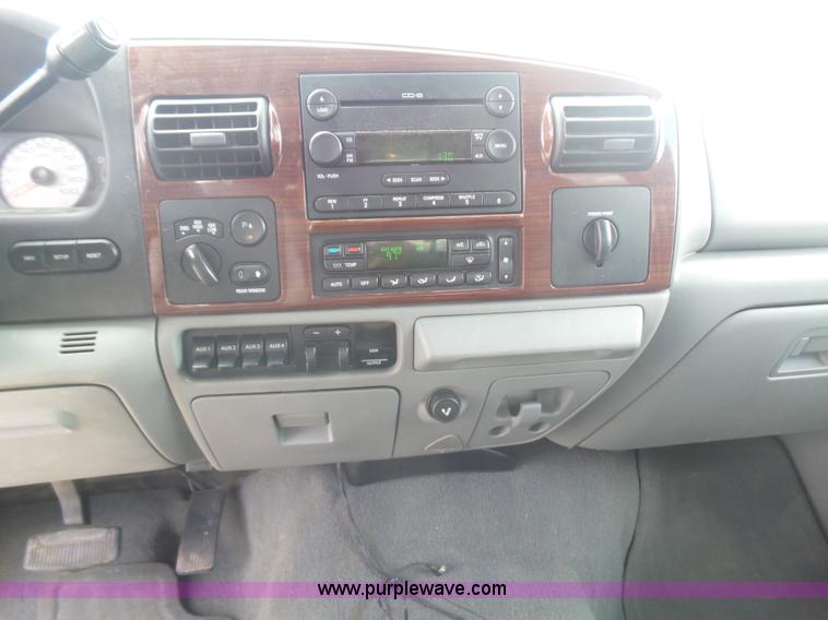 image for item CD9407 2006 Ford F250 Super Duty Crew Cab pickup truck