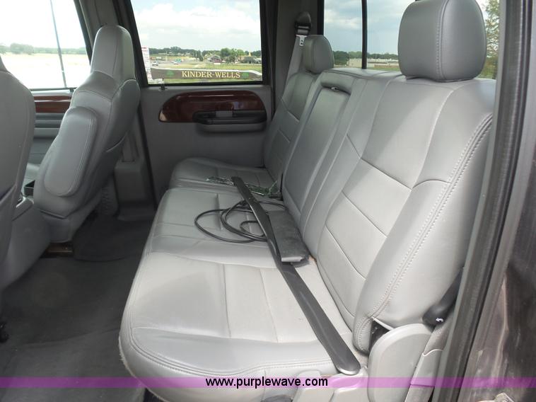 image for item CD9407 2006 Ford F250 Super Duty Crew Cab pickup truck